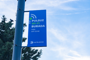 Free wi-fi is available here. — Foto por Zulfugar Karimov na Unsplash
