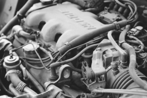 black and gray car engine — Foto por Jorge César na Unsplash
