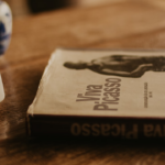 Passo a passo: como baixar filmes no celular para assistir offline onde quiser
