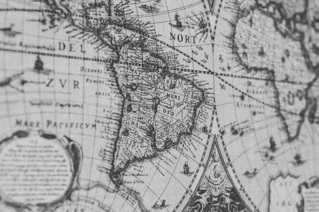 a close up of a map of the world — Foto por Beatriz Jurgenfeld na Unsplash
