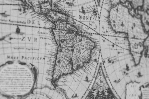 a close up of a map of the world — Foto por Beatriz Jurgenfeld na Unsplash
