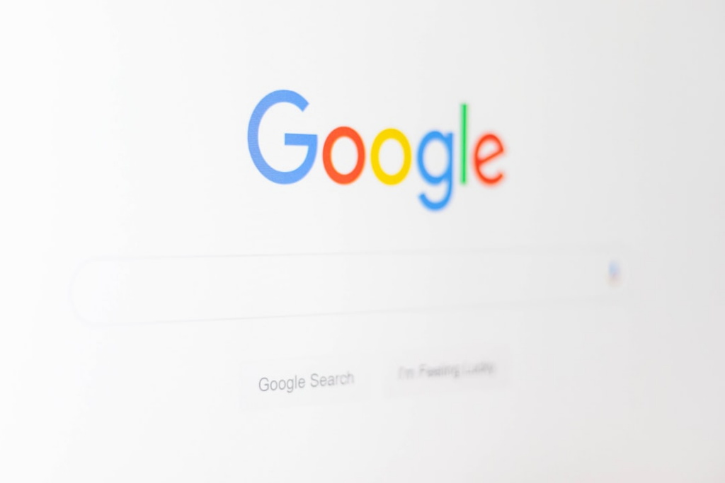 Google logo screengrab — Foto por Christian Wiediger na Unsplash