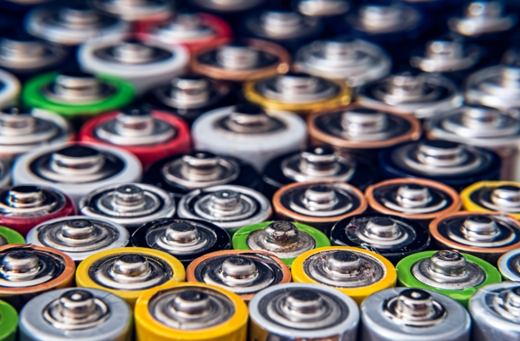 brown green and blue round buttons — Foto por Roberto Sorin na Unsplash